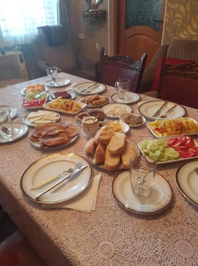 Hostel Saba Kutaisi Eksteriør billede